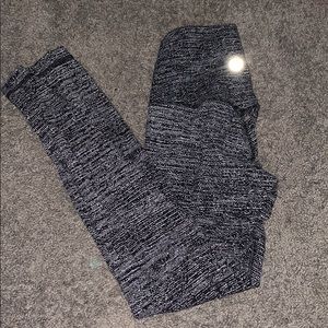 black and white lululemon leggings